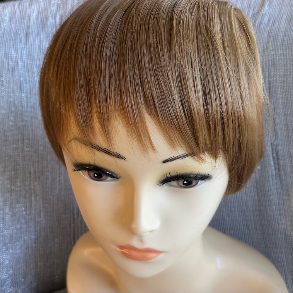 Peplos/ clip-in Bangs